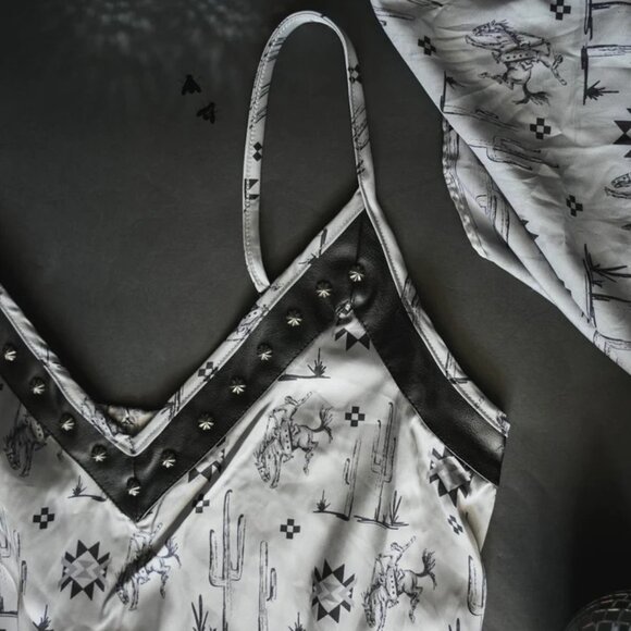 Slitty Slitty Bang Bang - Picture 2 of 5